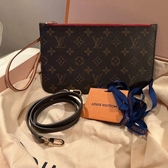 Superb pristine BRAND NEW Pochette GM RARE Cerise interior π - Picture 1 of 15